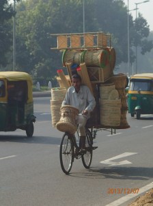 Est-ce qu'on nous prendrait pour des paniers (à défaut de "valises")... Ha! Ha!